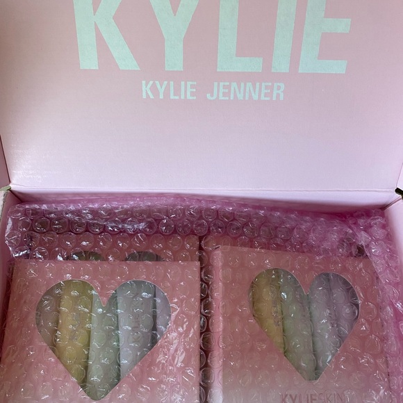 Kylie Skin Lip Balm Set - Picture 3 of 4